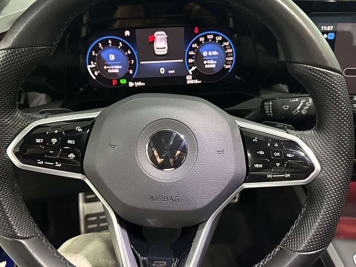 Фото 12 - Volkswagen Golf