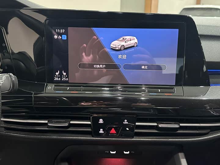 Фото 13 - Volkswagen Golf