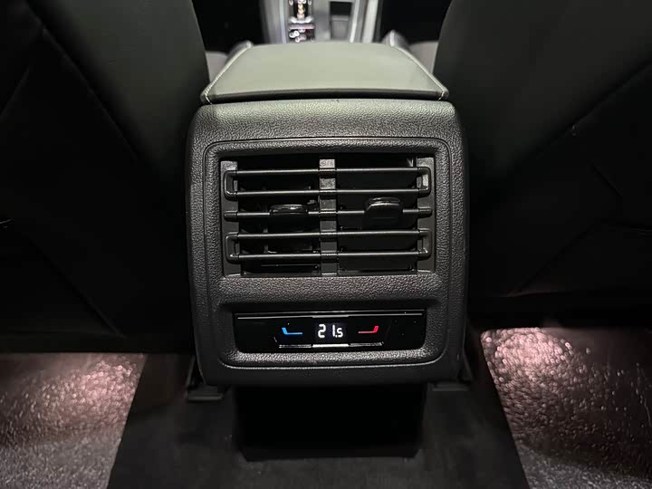 Фото 18 - Volkswagen Golf