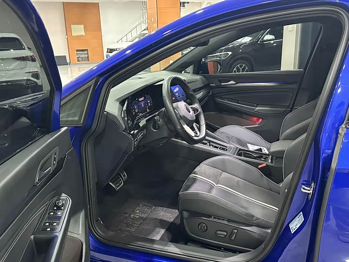 Фото 7 - Volkswagen Golf