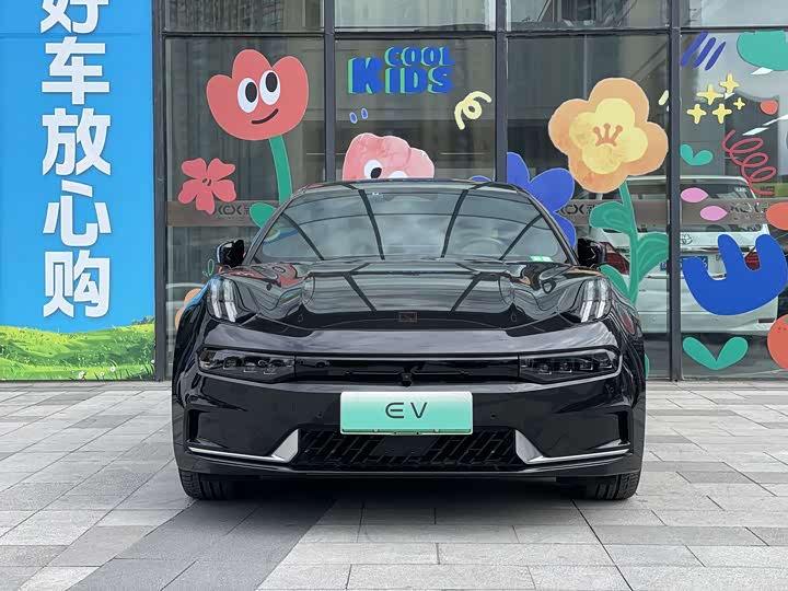 Фото 2 - Zeekr 001