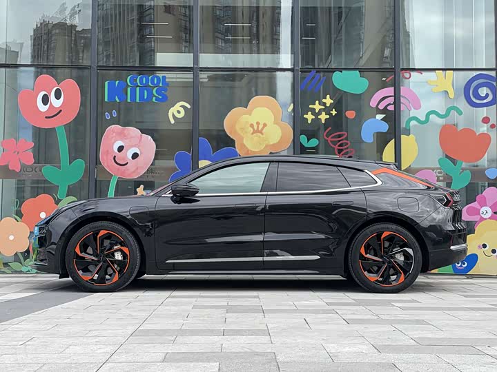 Фото 3 - Zeekr 001