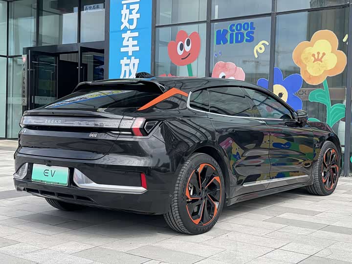 Фото 6 - Zeekr 001