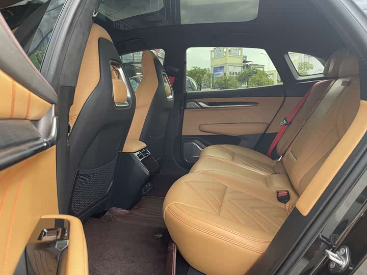 Фото 8 - Zeekr 001