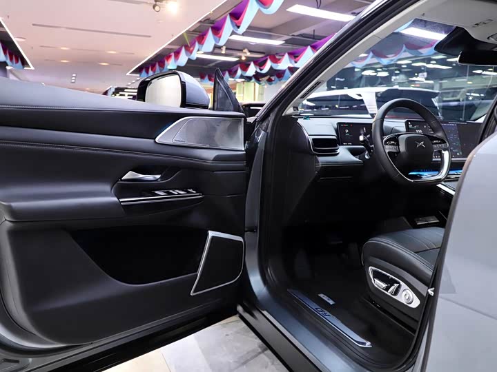 Фото 12 - XPeng G9