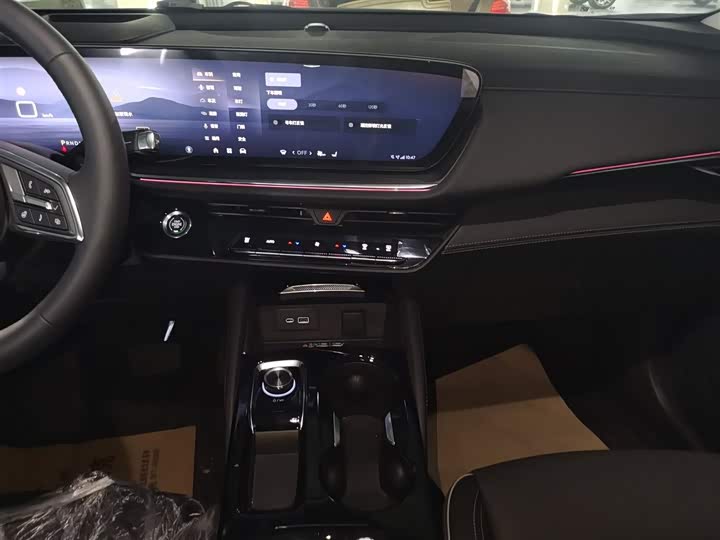 Фото 13 - Buick Envision Plus