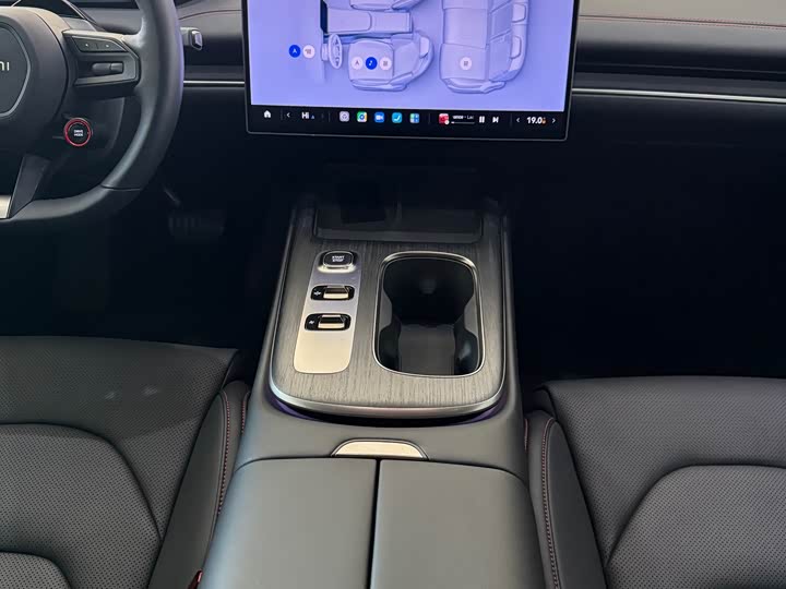 Фото 16 - Xiaomi SU7