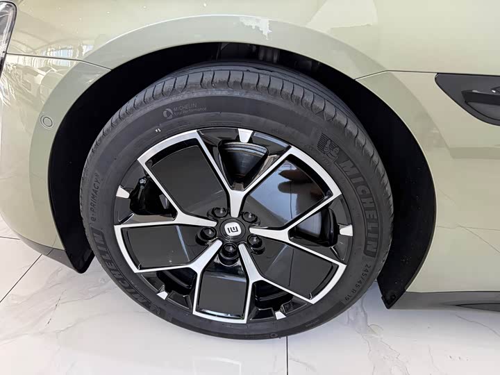 Фото 20 - Xiaomi SU7