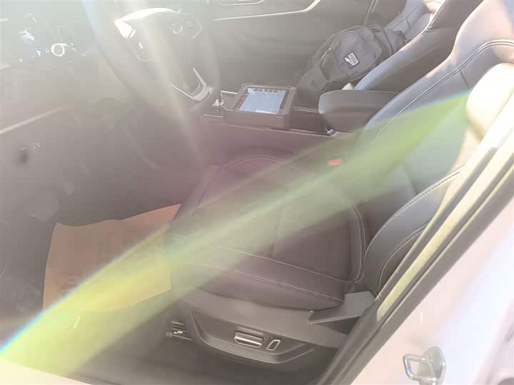 Фото 15 - Chery Tiggo 8