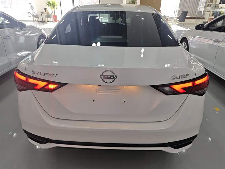 Фото 6 - Nissan Sylphy