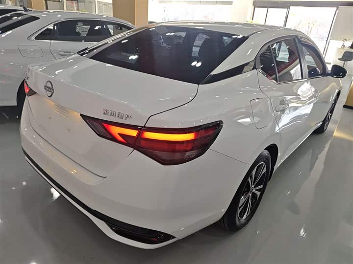 Фото 7 - Nissan Sylphy