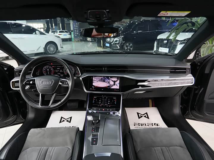 Фото 10 - Audi A6L