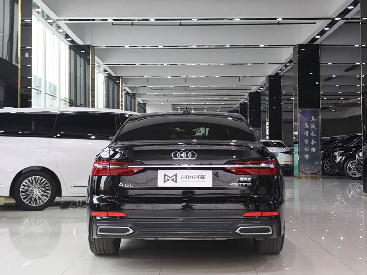 Фото 16 - Audi A6L