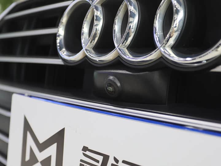 Фото 4 - Audi A6L