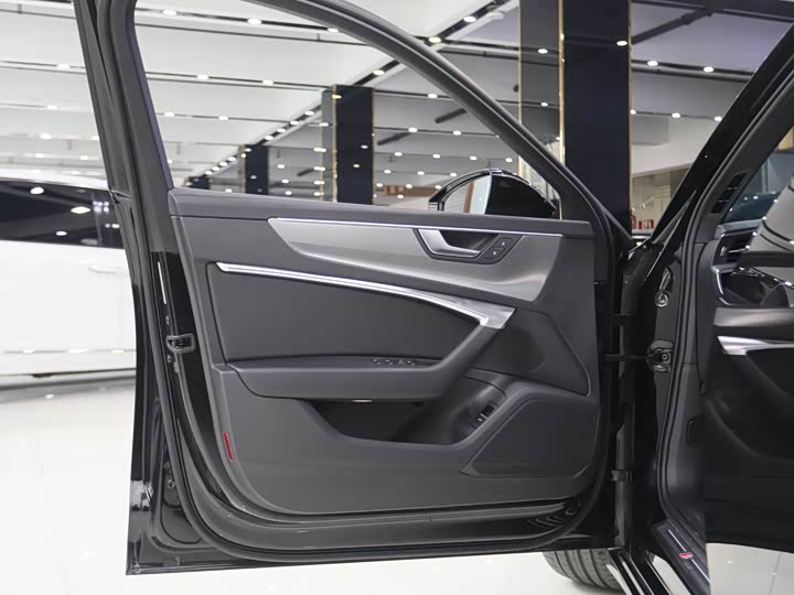 Фото 6 - Audi A6L