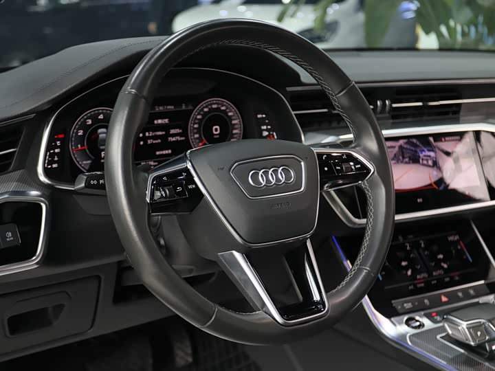Фото 8 - Audi A6L