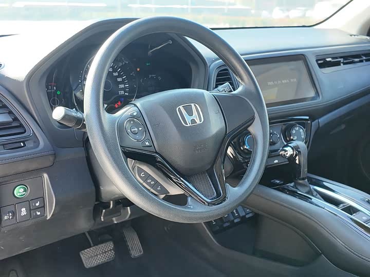 Фото 10 - Honda Vezel