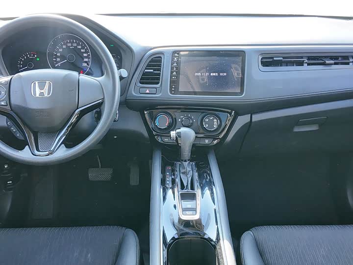 Фото 13 - Honda Vezel