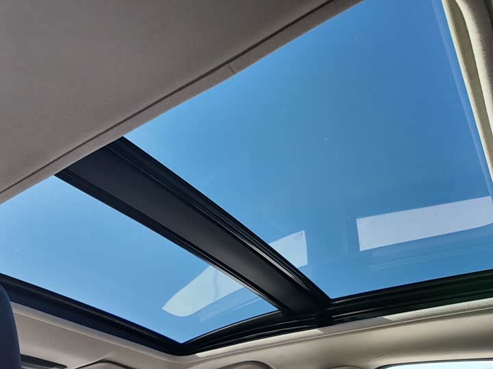 Фото 14 - Honda Vezel