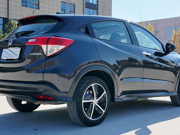 Фото 4 - Honda Vezel