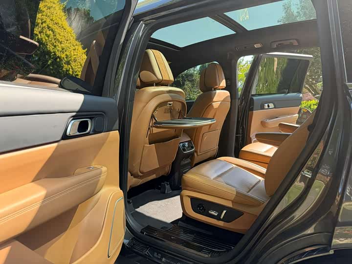 Фото 4 - LiXiang One