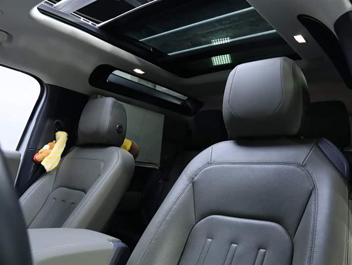 Фото 16 - Land Rover Defender