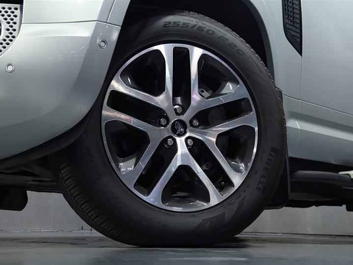 Фото 3 - Land Rover Defender