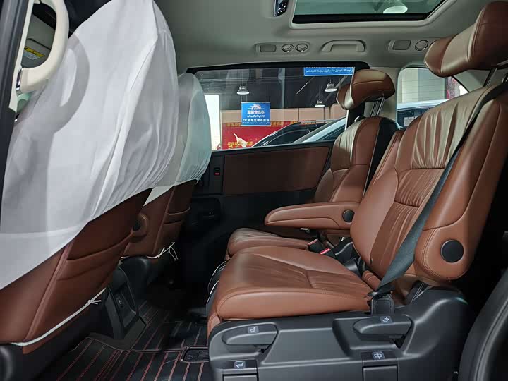 Фото 6 - Honda Odyssey