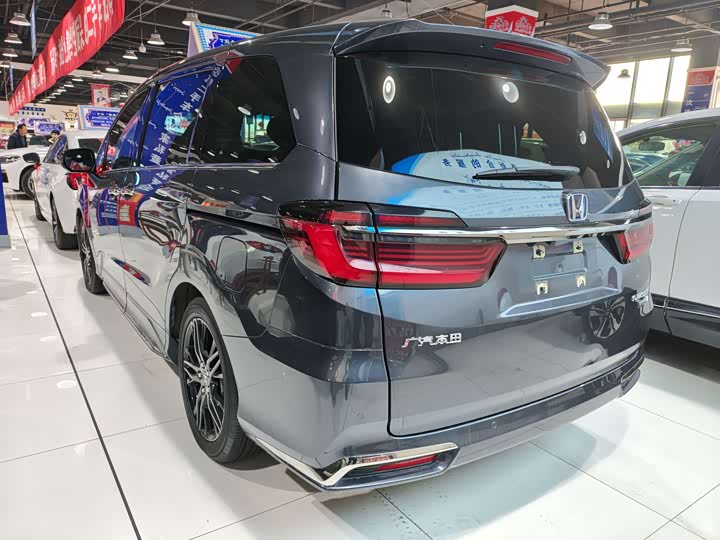Фото 7 - Honda Odyssey