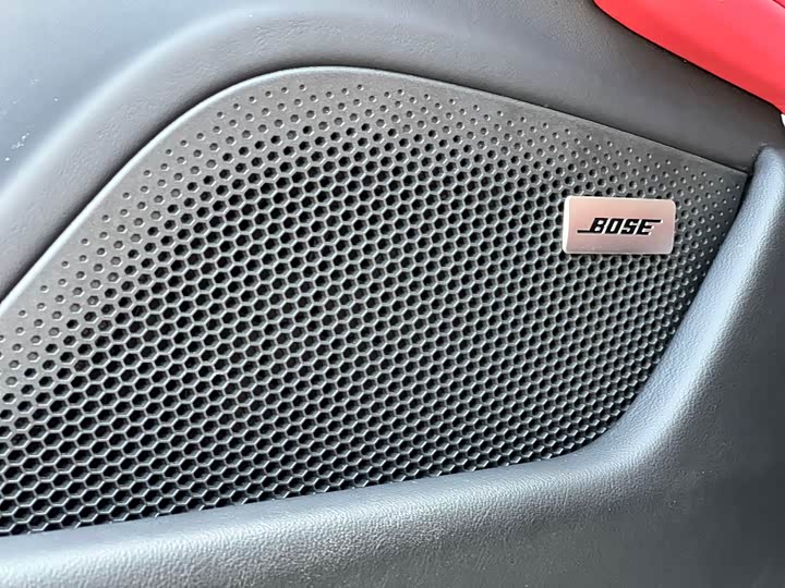 Фото 11 - Porsche Taycan