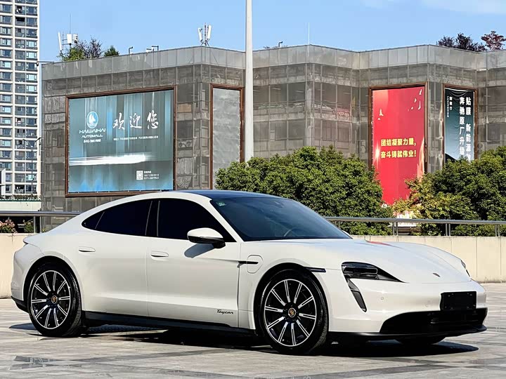 Фото 3 - Porsche Taycan