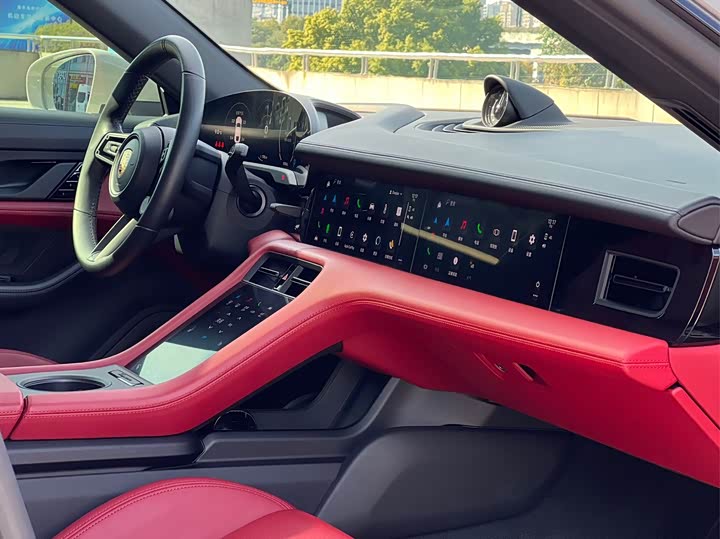 Фото 7 - Porsche Taycan