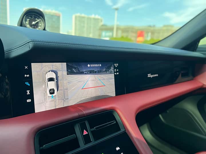 Фото 8 - Porsche Taycan