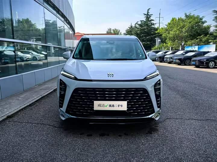 Фото 2 - Buick GL8 Hybrid