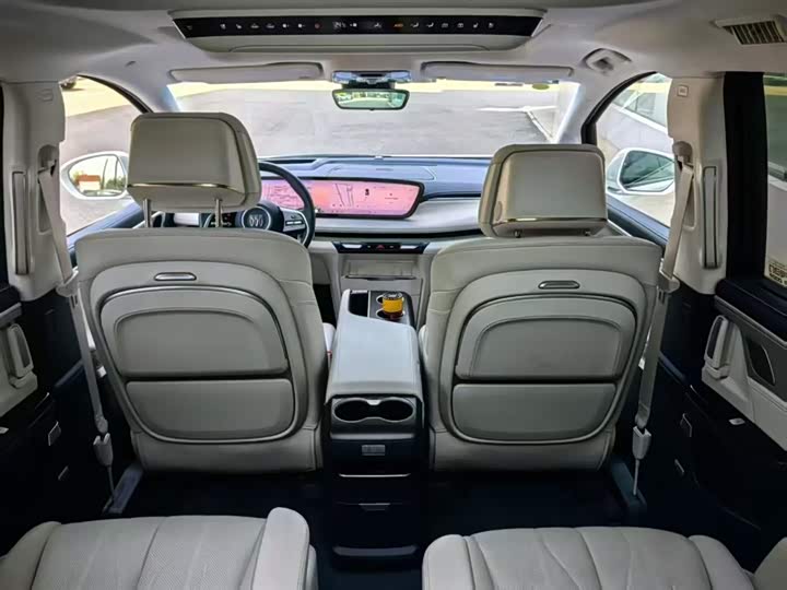 Фото 8 - Buick GL8 Hybrid