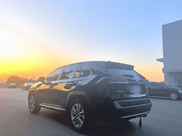 Фото 5 - Toyota Wildlander