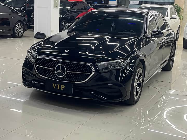 Фото 1 - Mercedes-Benz E-Class