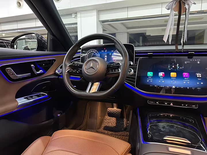 Фото 6 - Mercedes-Benz E-Class