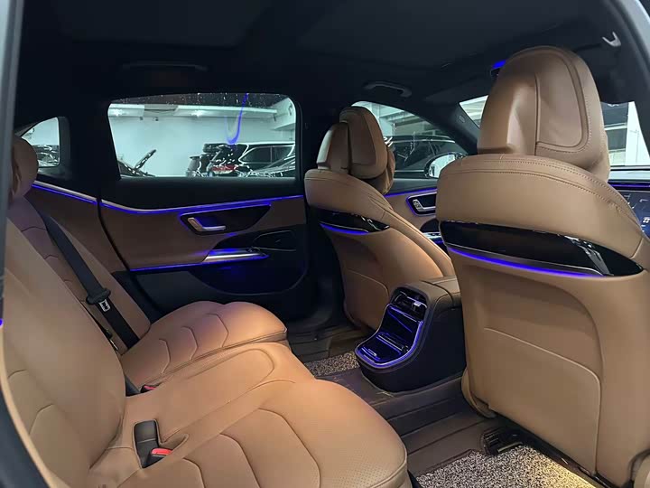 Фото 8 - Mercedes-Benz E-Class