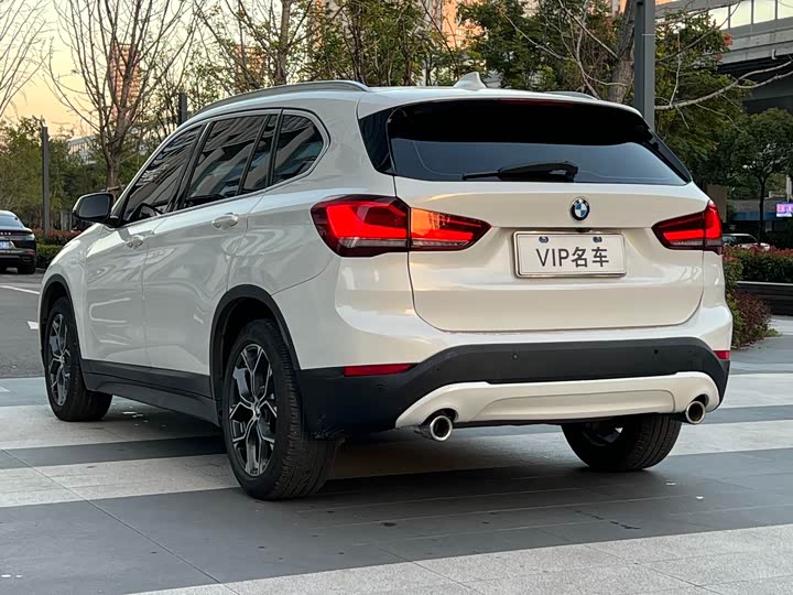 Фото 11 - BMW X1