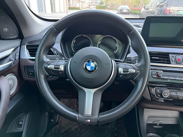 Фото 15 - BMW X1