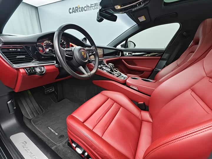 Фото 13 - Porsche Panamera