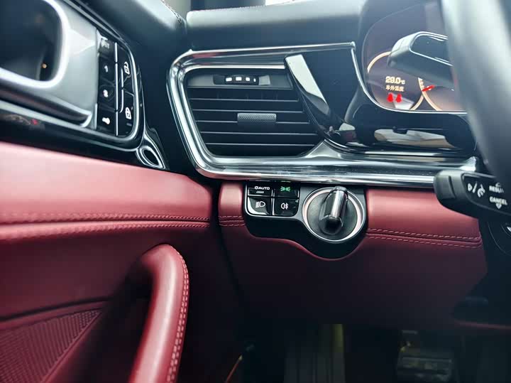 Фото 16 - Porsche Panamera