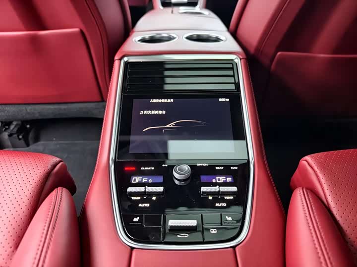 Фото 20 - Porsche Panamera