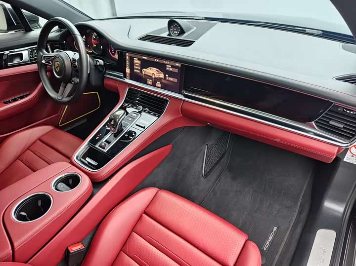 Фото 22 - Porsche Panamera