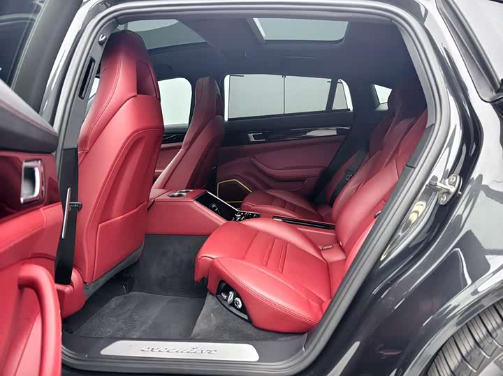 Фото 24 - Porsche Panamera