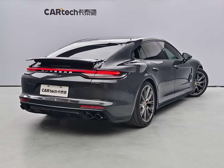 Фото 3 - Porsche Panamera