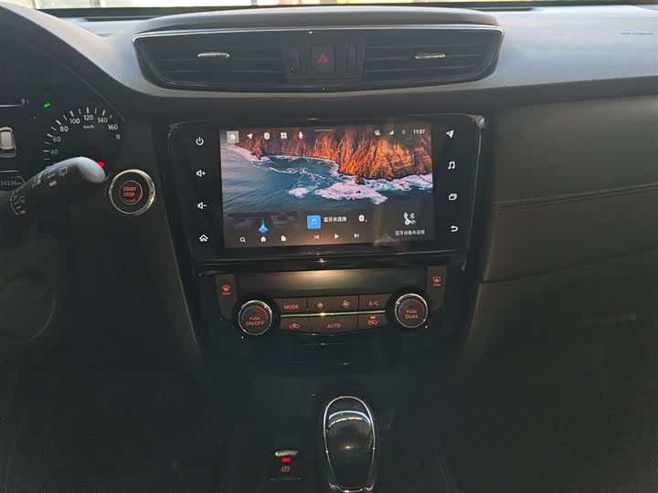 Фото 13 - Nissan X-Trail