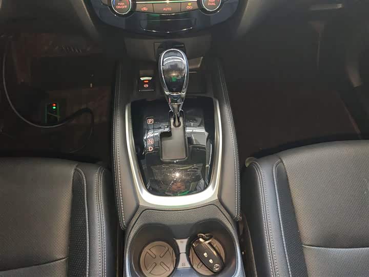 Фото 14 - Nissan X-Trail