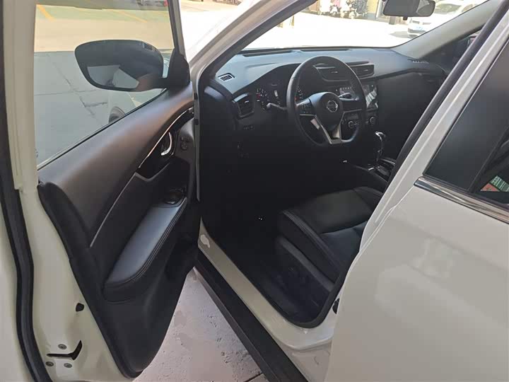 Фото 16 - Nissan X-Trail